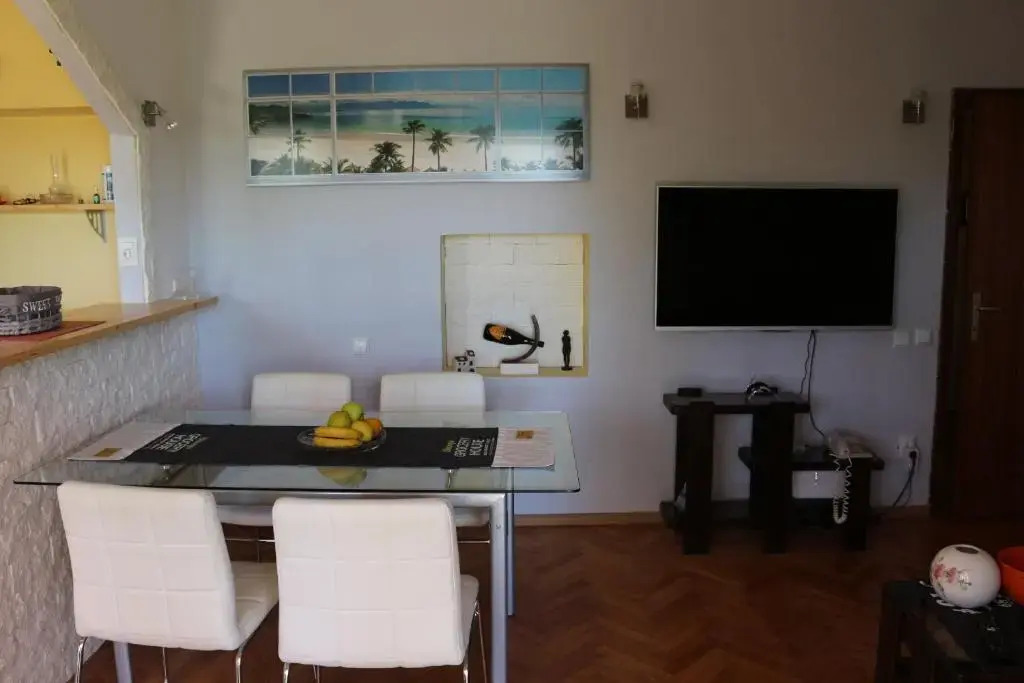 Max apartment