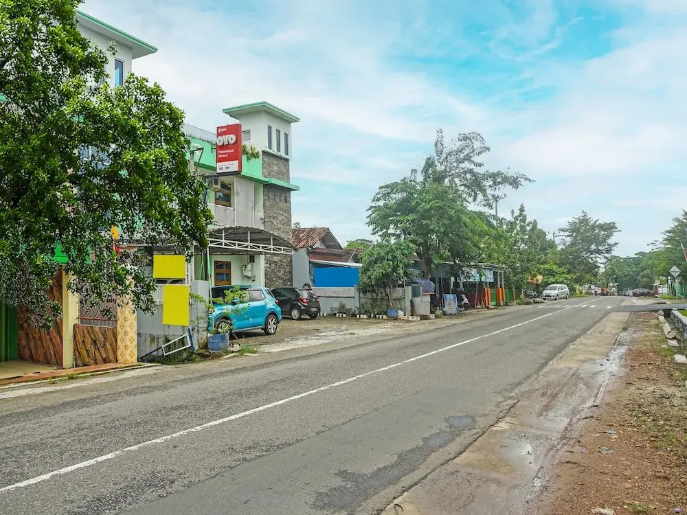 RedDoorz at Guesthouse Oemah Opa Metro Lampung