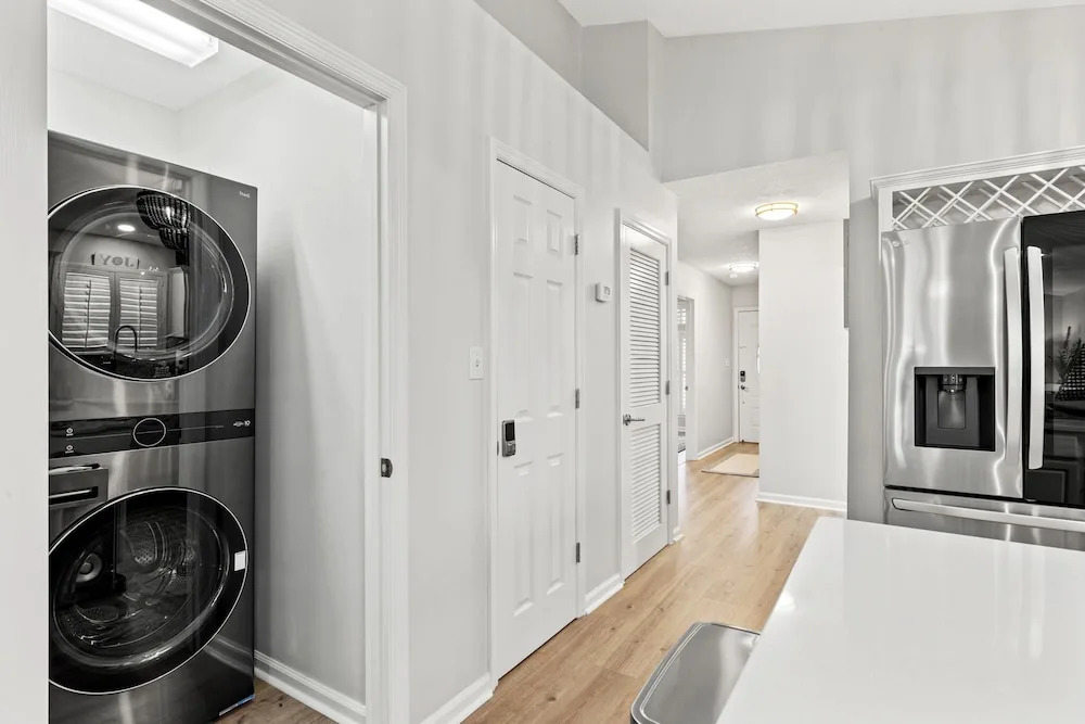Sunshine House! 3BR 2BA Sleeps 9! Your Perfect Retreat for Comfort and Style
