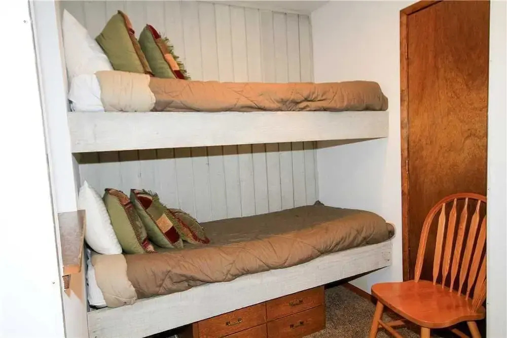Discovery 4 #113 - 1 Br Condo