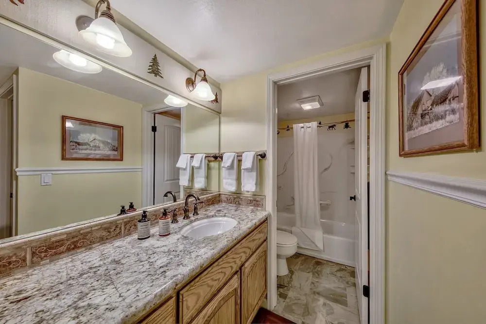 Newly Remodeled 2 Bedroom Townhome With Loft Townhouse by RedAwning