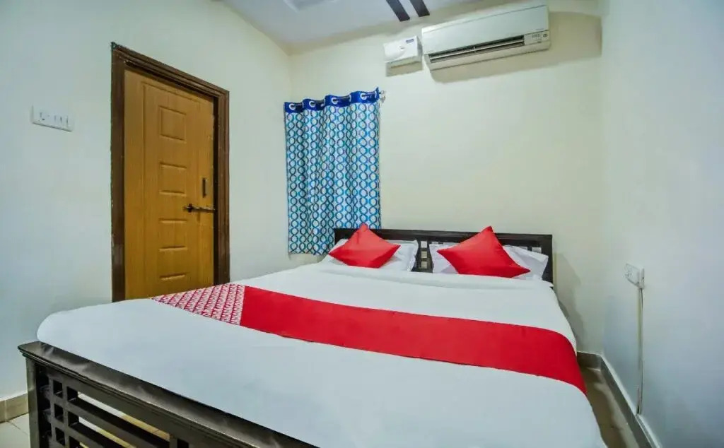 Hotel O Grand Brundavan