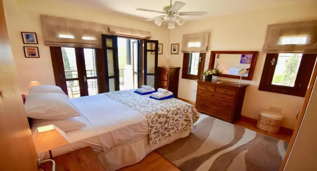2 bedroom Apartment Hera with sea and golf views, Aphrodite Hills Resort