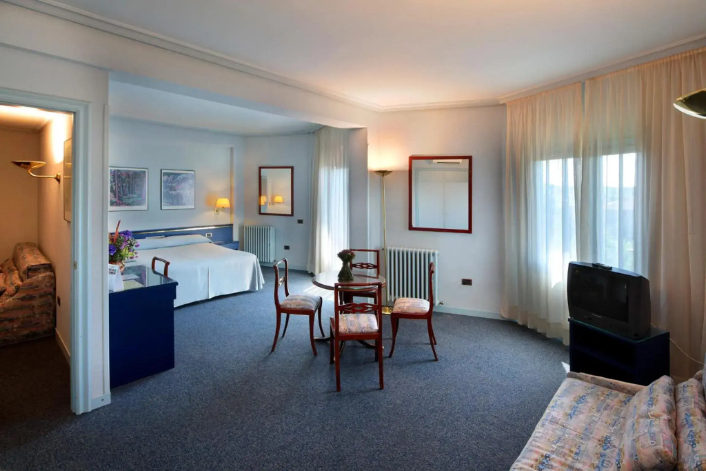 Hotel Rey Sancho Ramírez