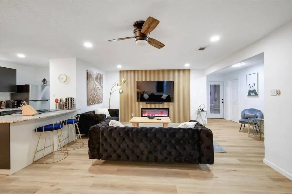Panoramic 4BR 3B Home With Pool, Grill, Sauna & Game Room