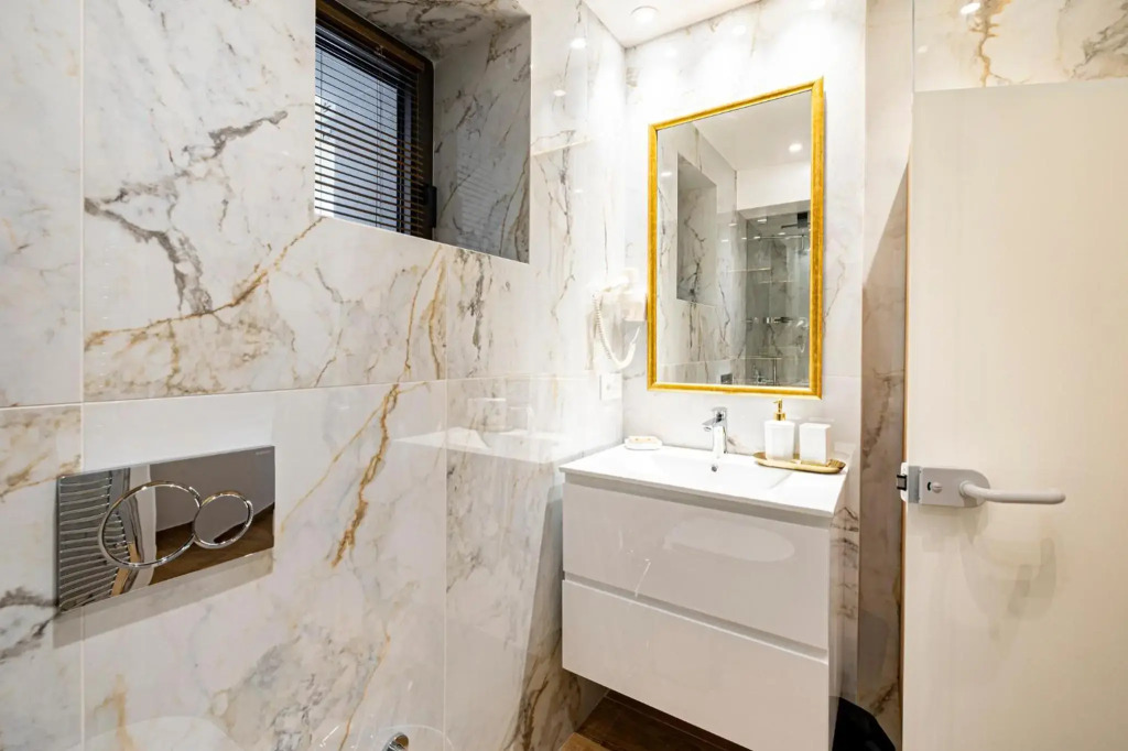 102- HiEndAccomodation-TopLocation