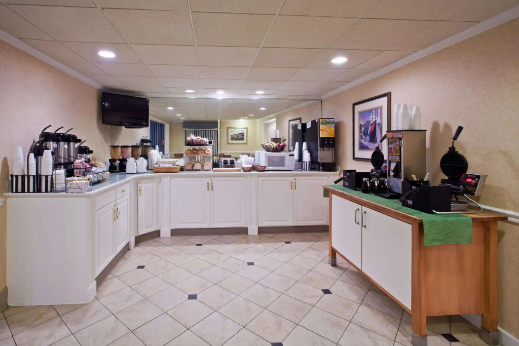 La Quinta by Wyndham Tampa Fairgrounds - Casino