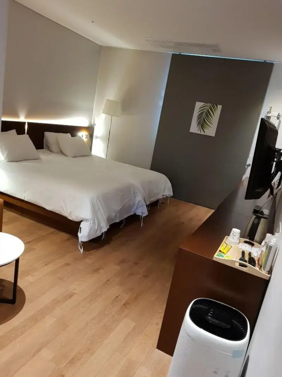 Golden River Hotel