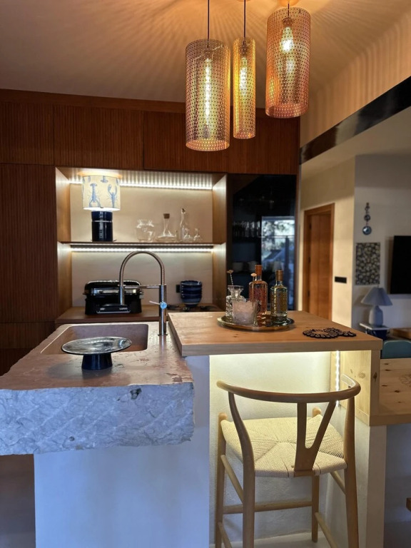 3bed Apartment- Garden, Private Pool, Free Parking