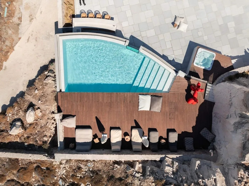 Martinez in Mykonos With 5 Bedrooms and 4 5 Bathrooms