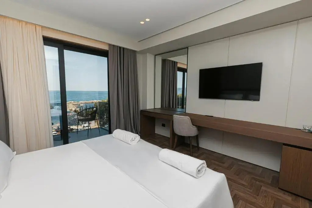 Mazarine Hotel