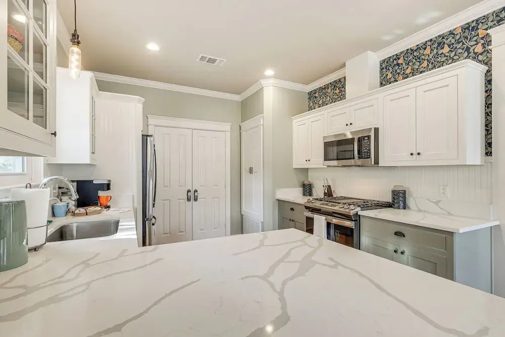 Brenham Rental w/ Deck & Yard < 1 Mi to Downtown!