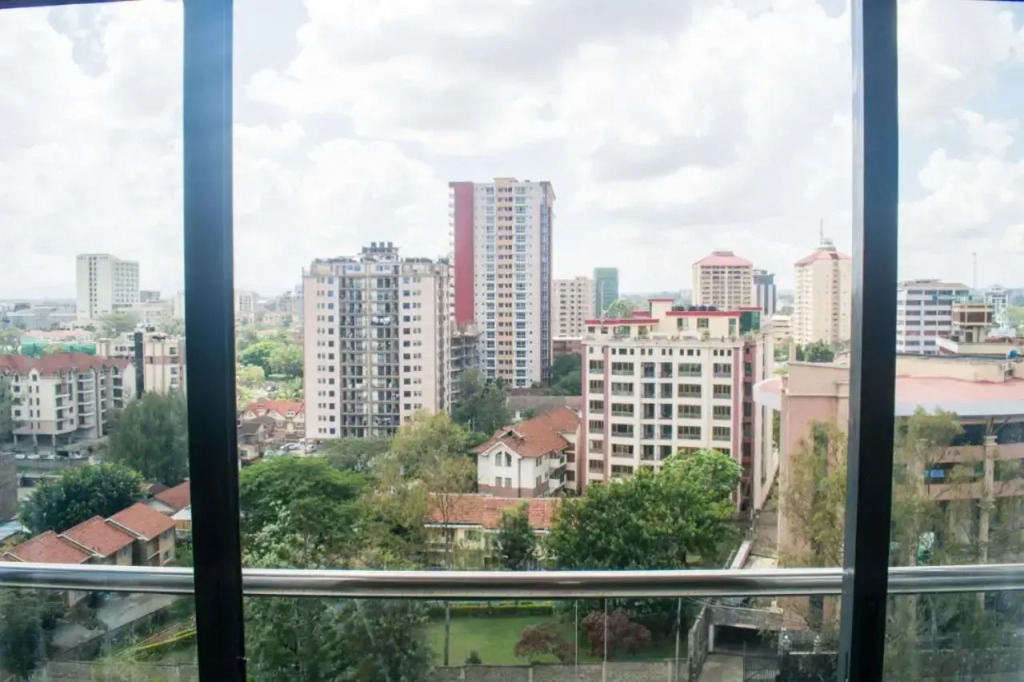 MODERN LIVING 2 BR NEAR YAYA - Gym & Pool