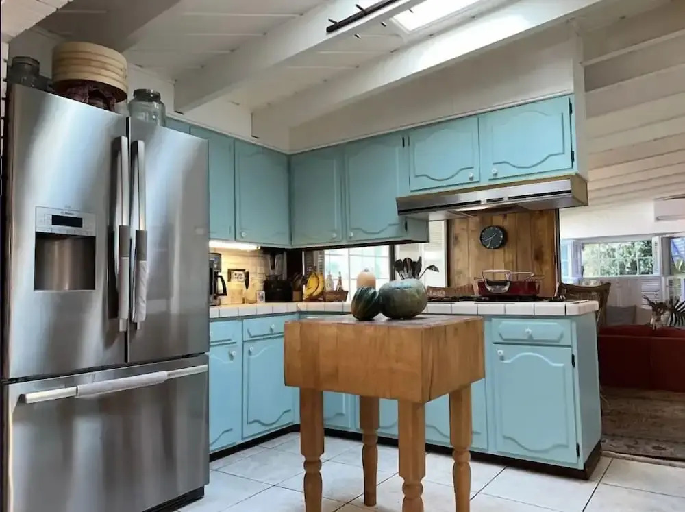 New Cozy Studio 2 Queen Beds, Kitchen Walk to Water