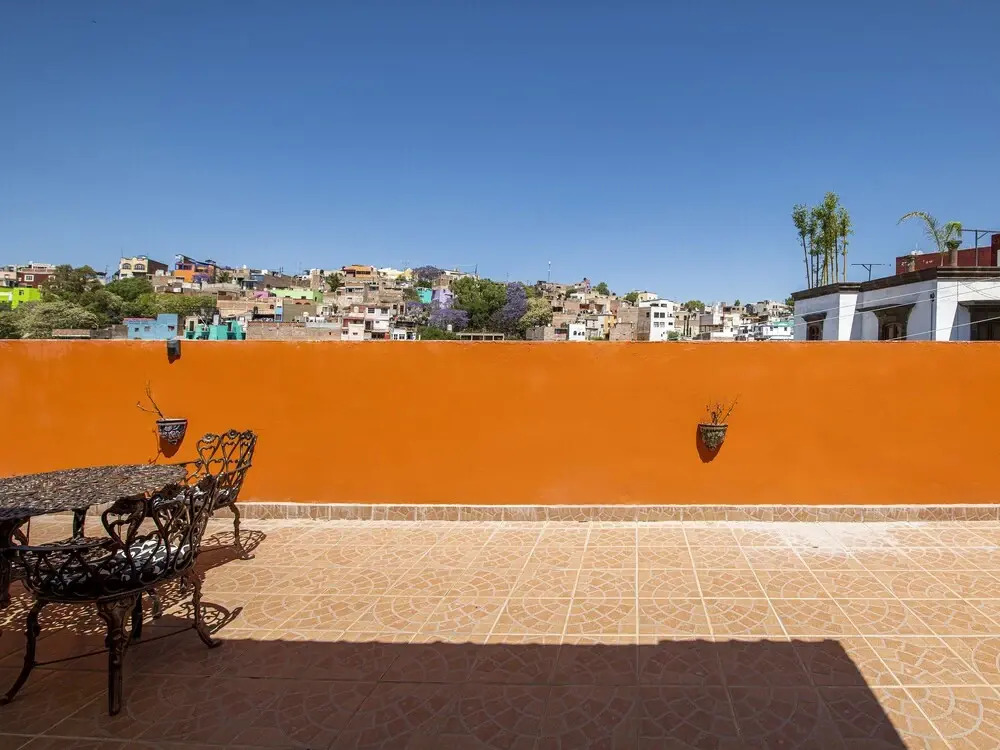 Capital O Las Calzadas Hotel & Suites
