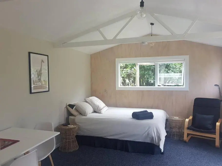 Beach Break Cabin - short walk to beach and cafes