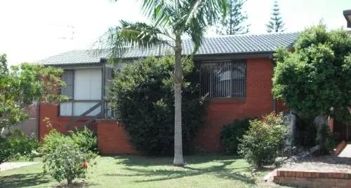 Cara Nobbys Beach 11 Wesley Avenue