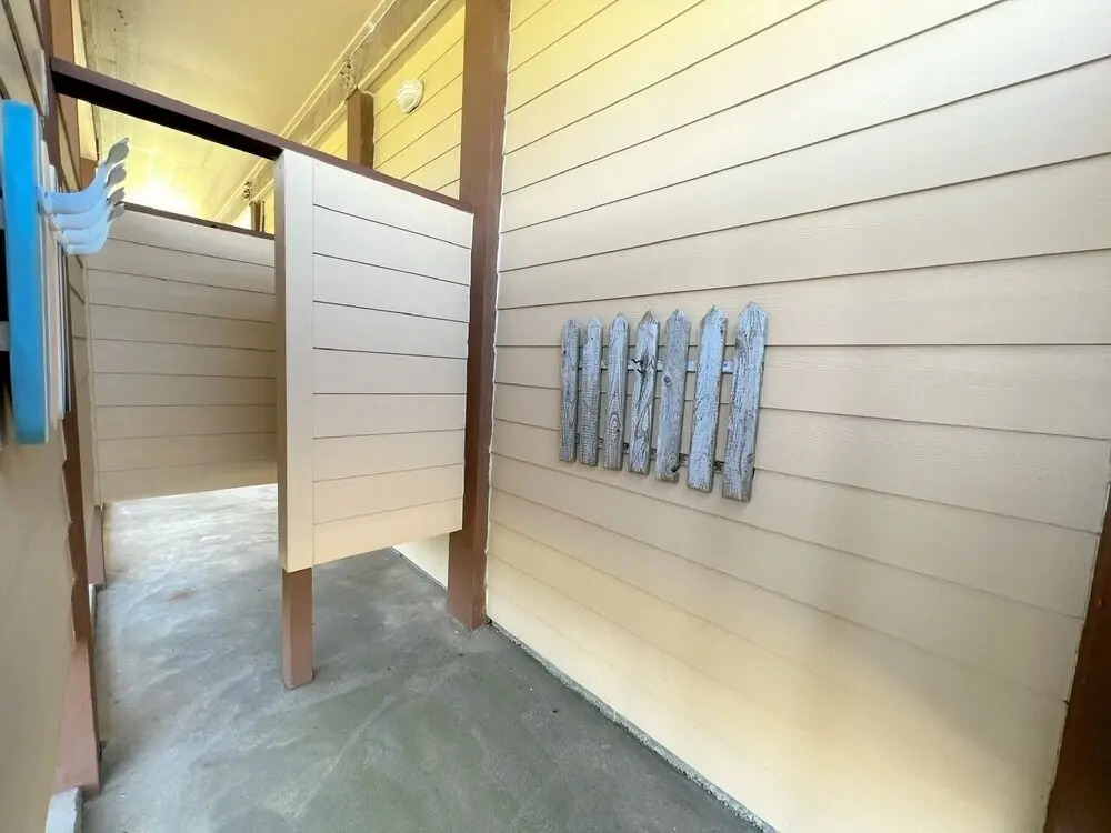 Sea-renity 3 Bedroom Home by Redawning