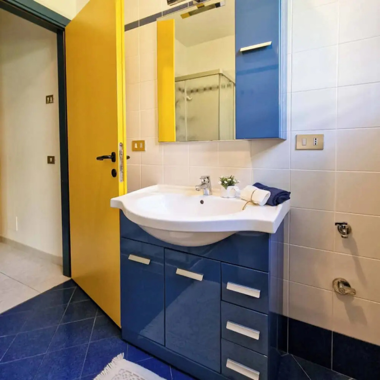 Cozy Apartment Close to the Sea-beahost