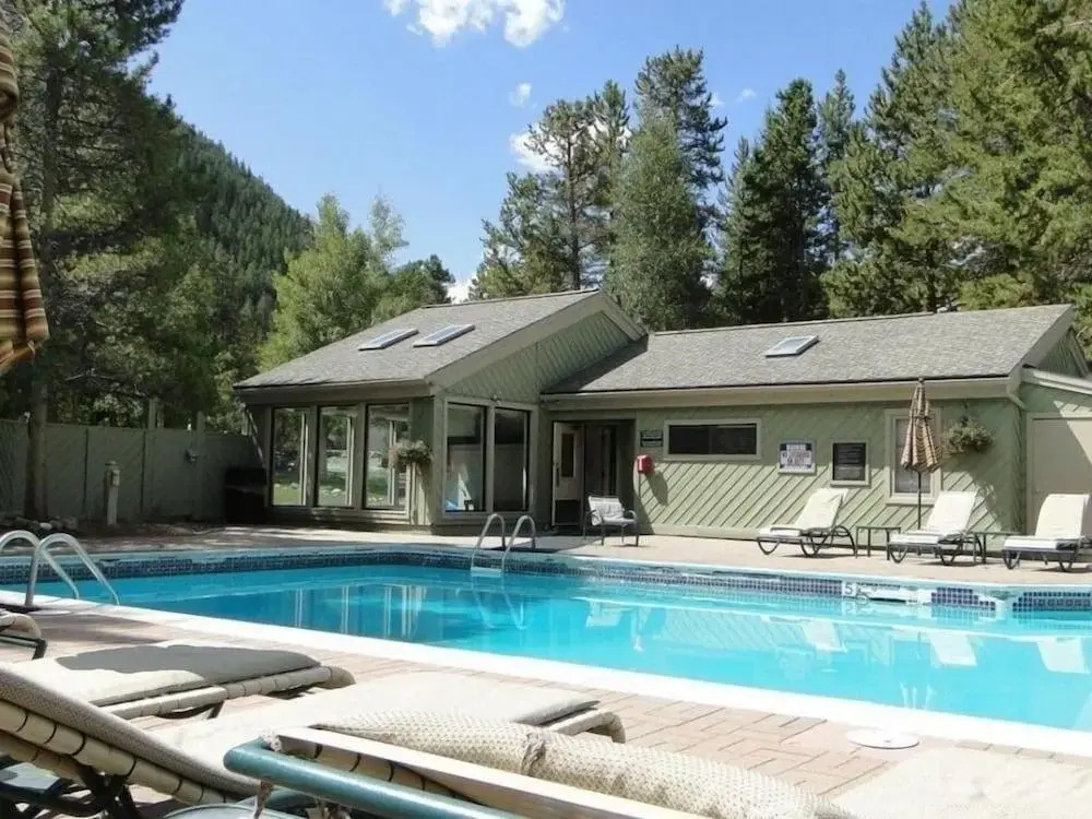 1168 Flying Dutchman 2 Bedroom Condo by RedAwning