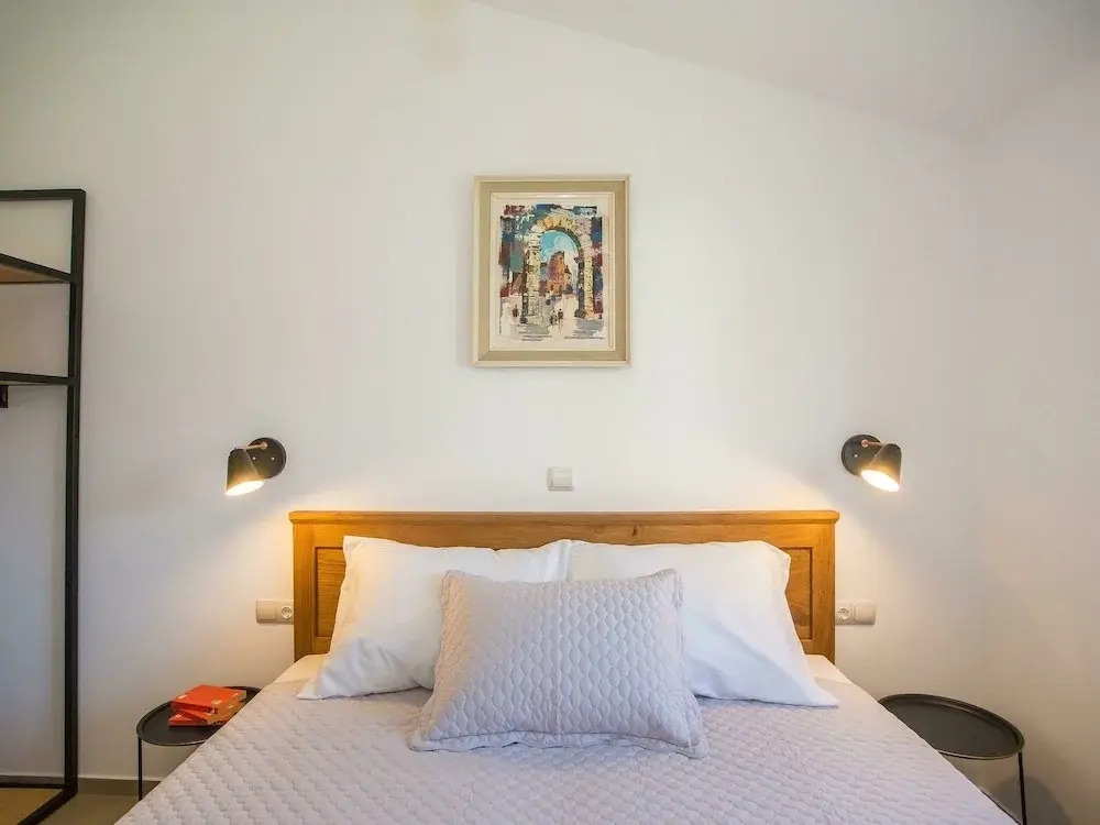 Modern and Well-kept Apartment Within Walking Distance of Restaurant and Beach Banjole