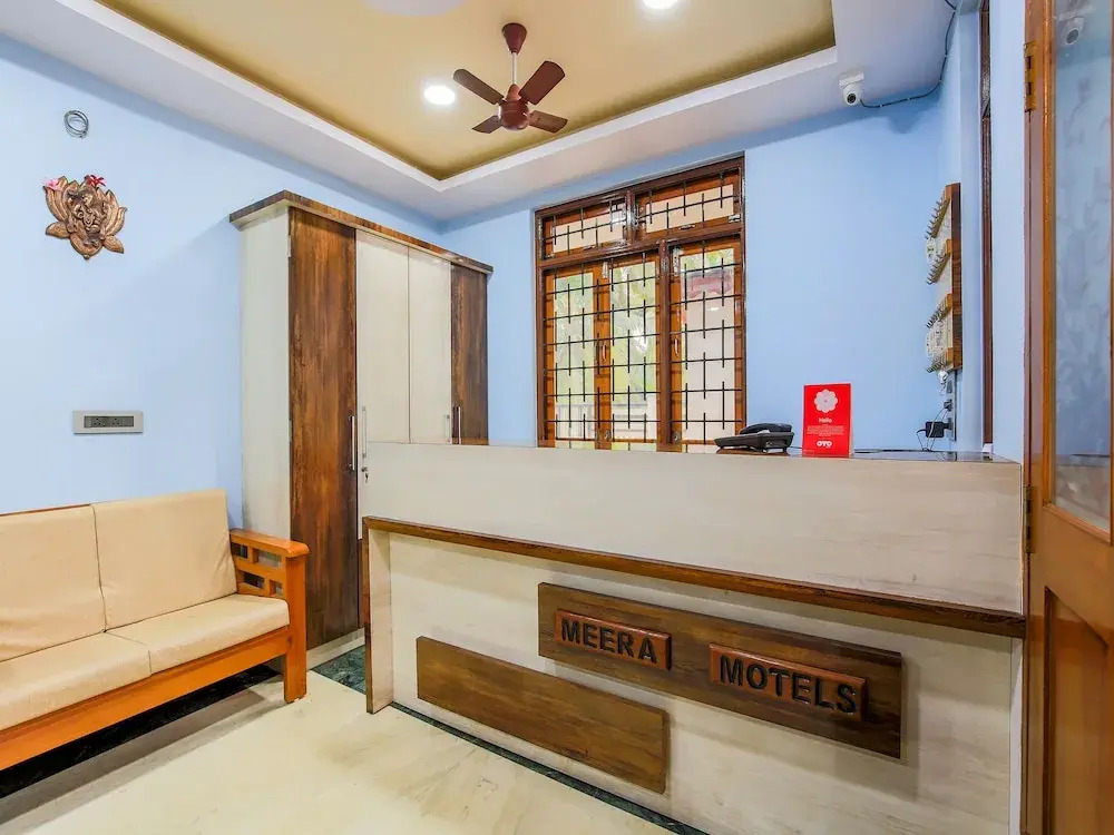 OYO 14779 Meera Motels & Residency