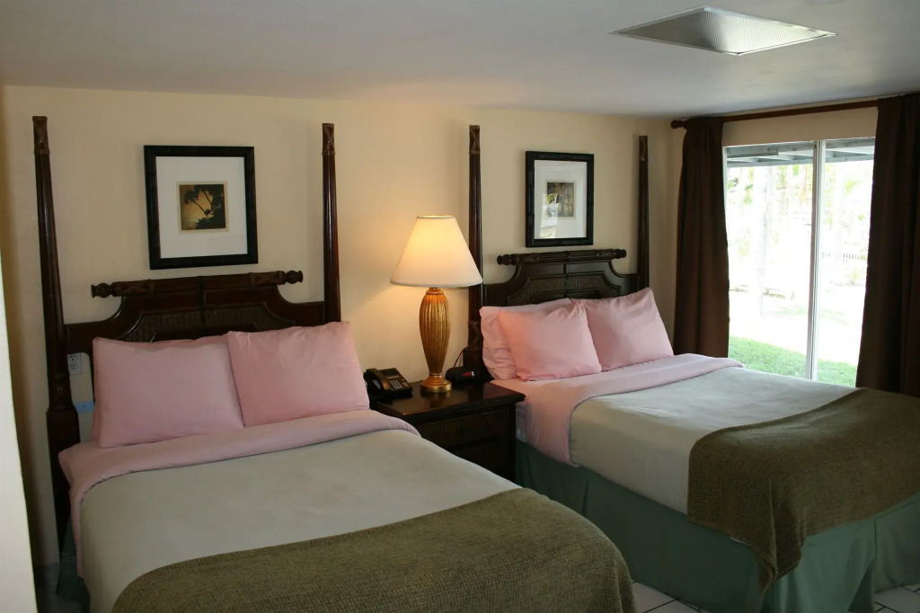 Hidden Harbor Suites