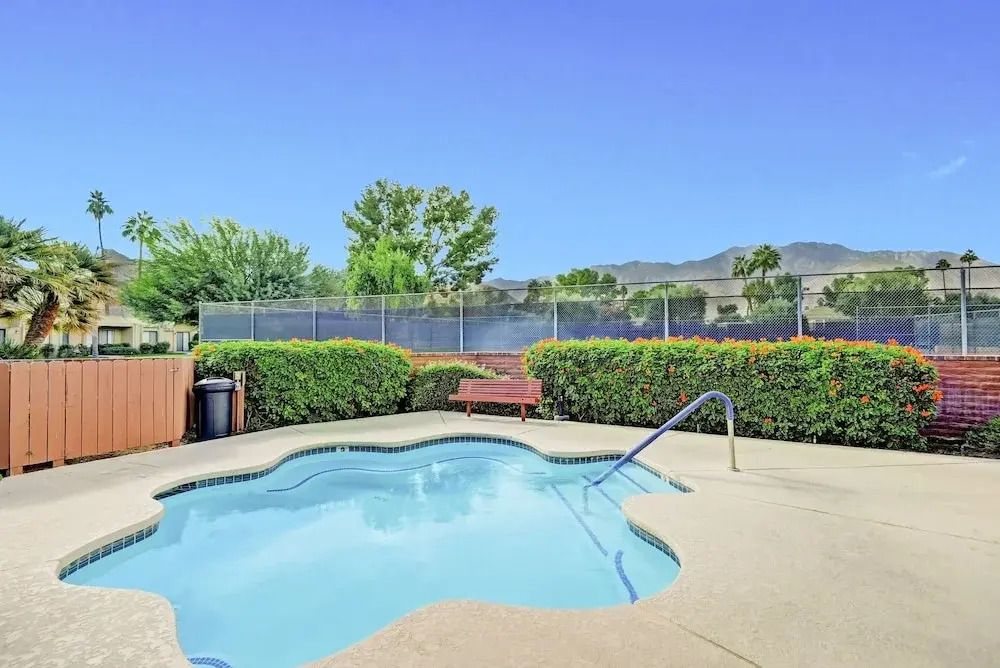 Los Coyotes - 2 Br Condo