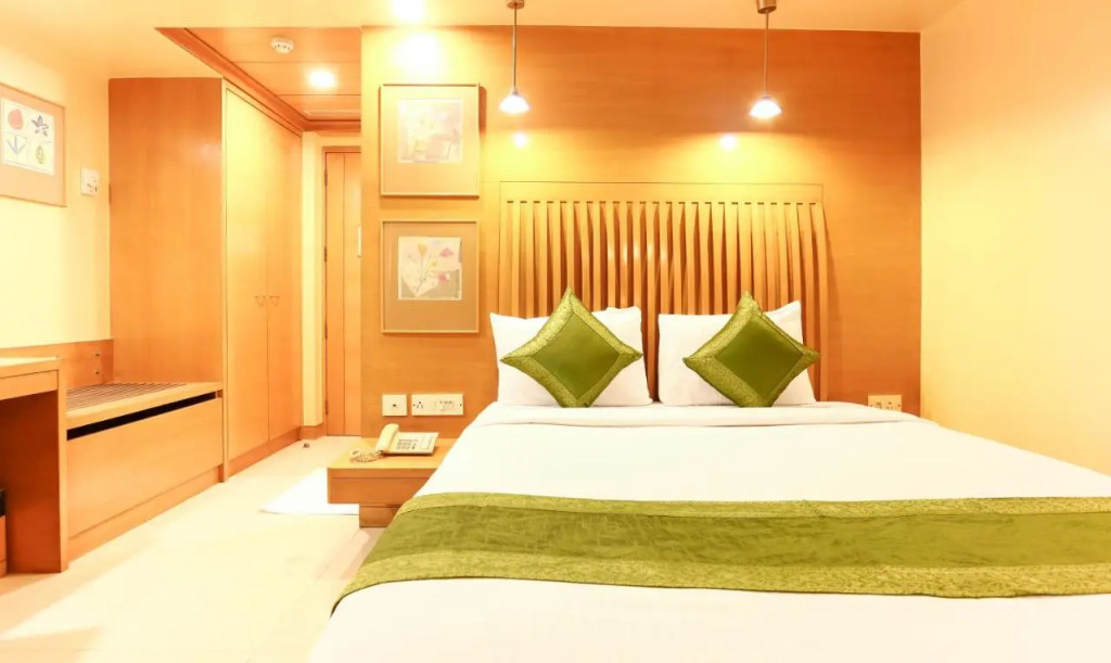 Treebo Regency - Bund Garden, Dhole Patil Road
