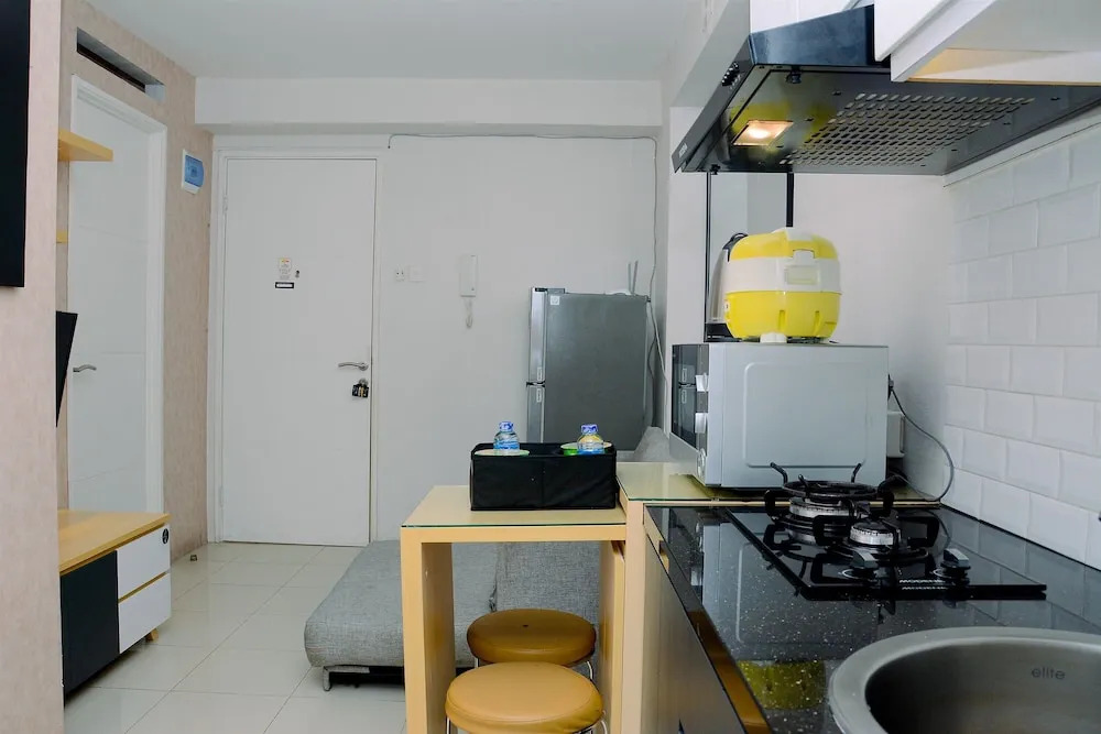 Beautiful and Cozy 2BR above Mall at Bassura City Apartment