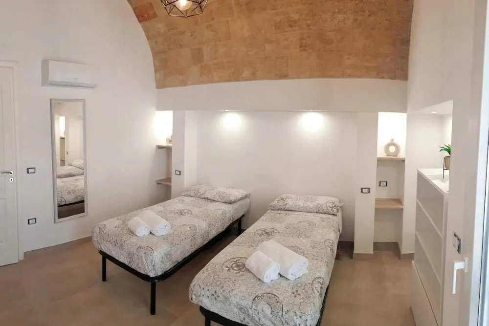 Villa Pescoluse with Pool and Sea View - Happy Rentals