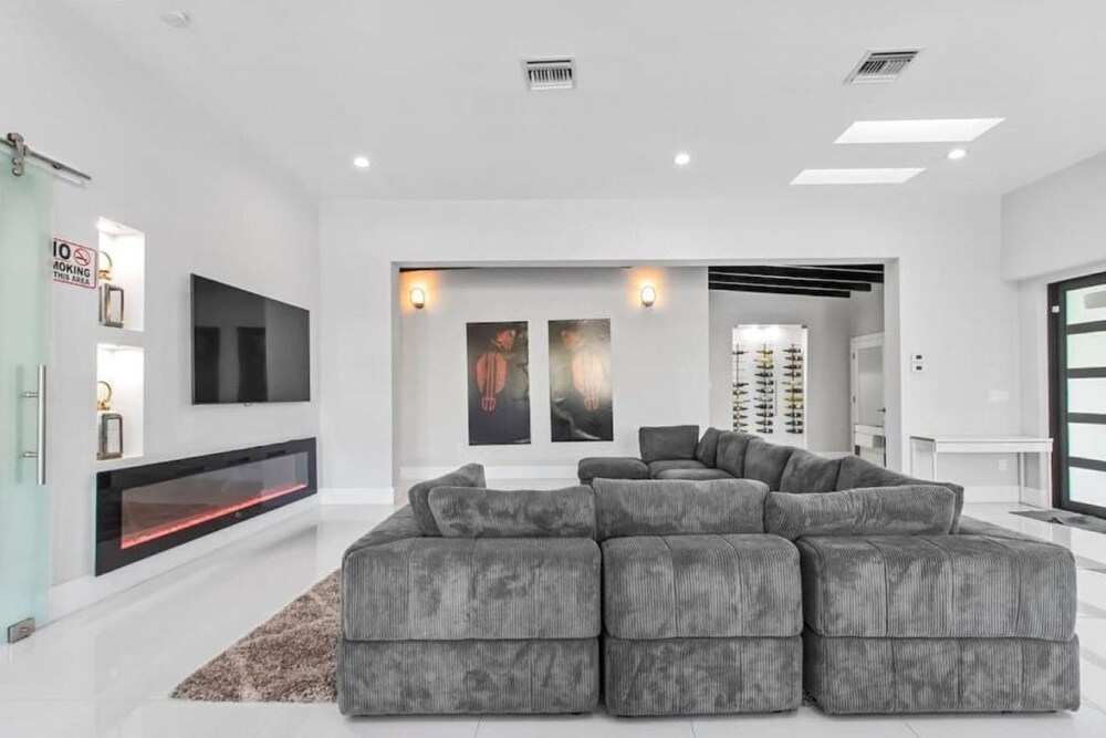 Luxury Miami Stay by Glam Homes