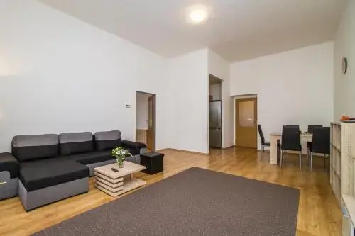 Silver Apartments by LH