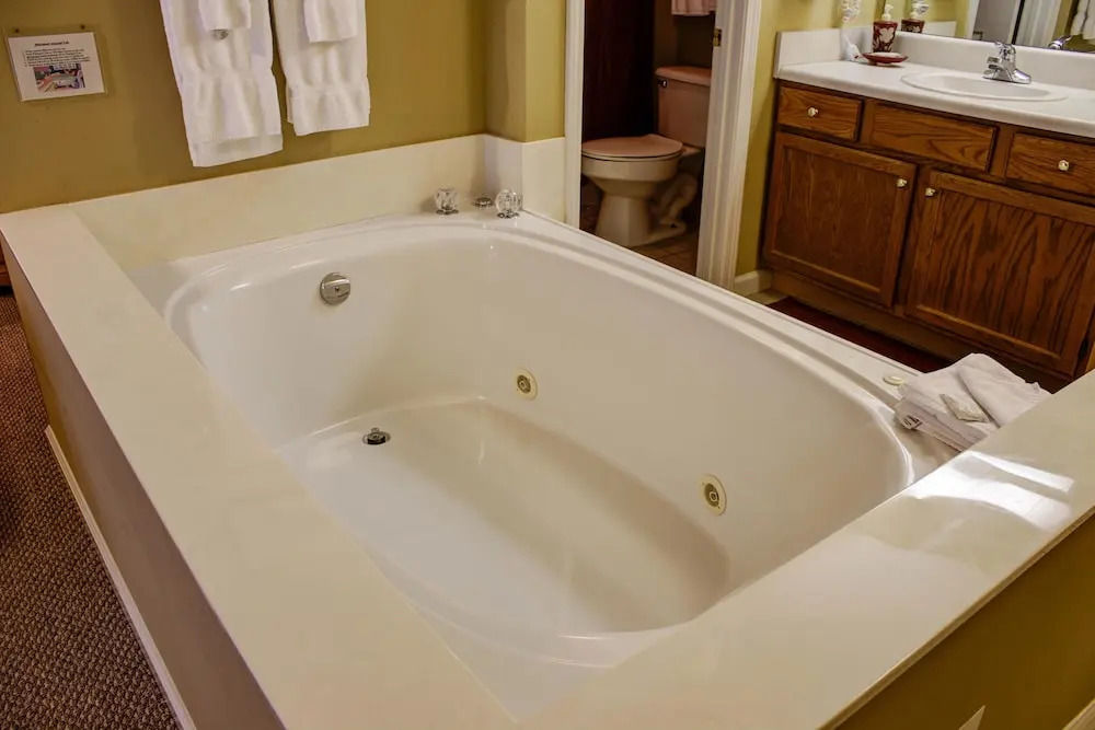 Whispering Pines 352hc