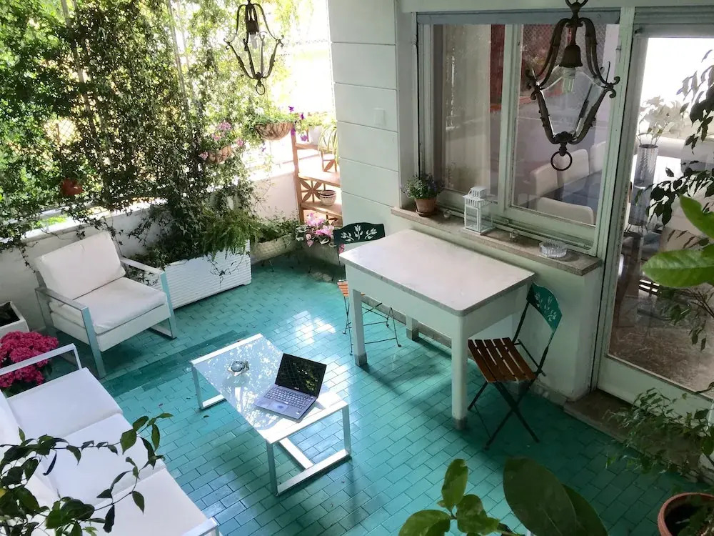 Superior 5 BD & BR Apt in Vatican Area