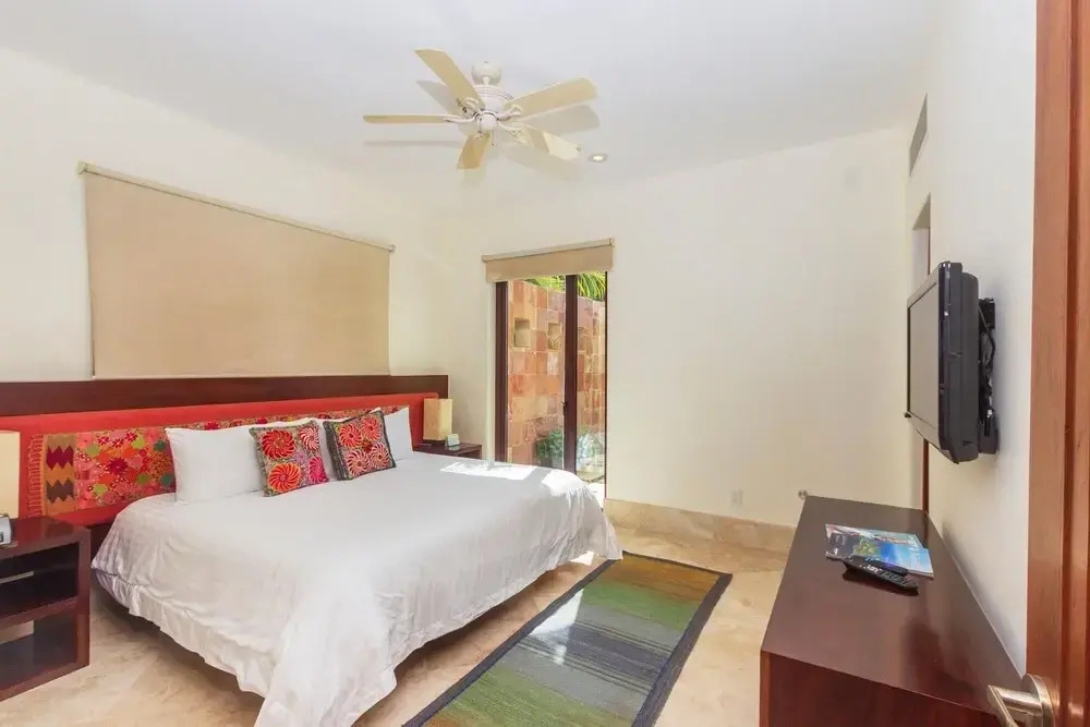 Sunny Vacation Villa 79