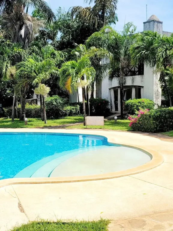 Green Malindi Apartments by RevSerene