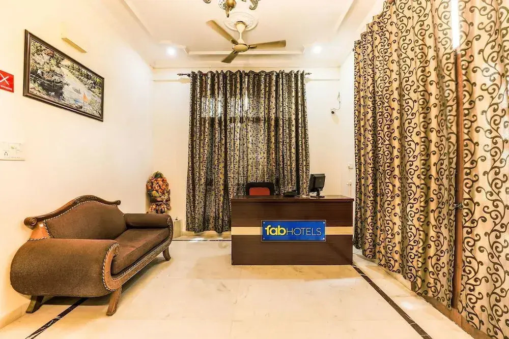 FabHotel Silver Inn
