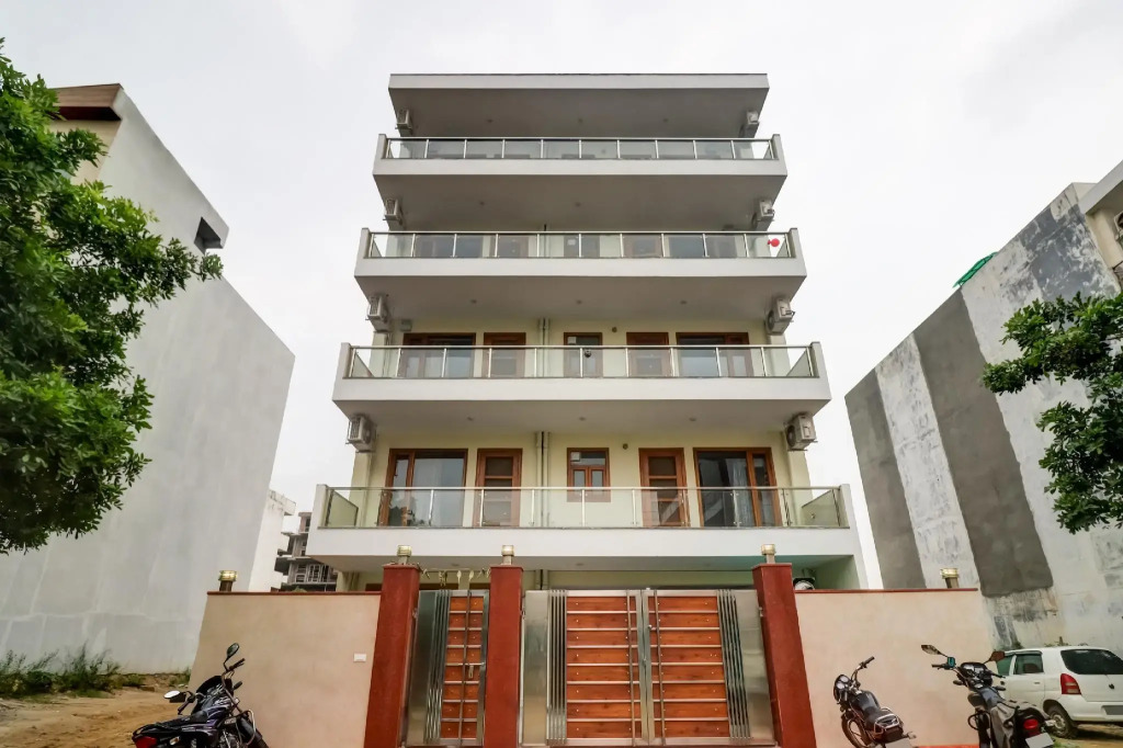 OYO 82311 Hotel Holy House