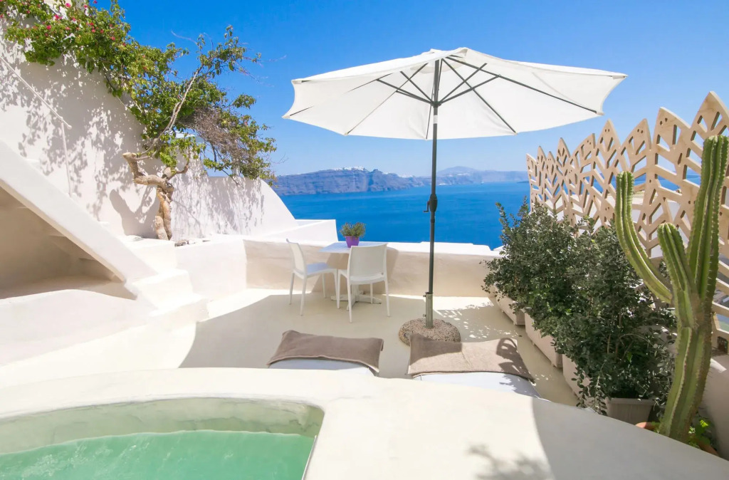 Morfi Cave House