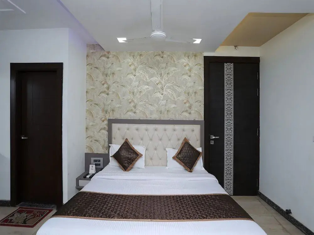 OYO 15485 Hotel Vaishnavi Heritage Inn