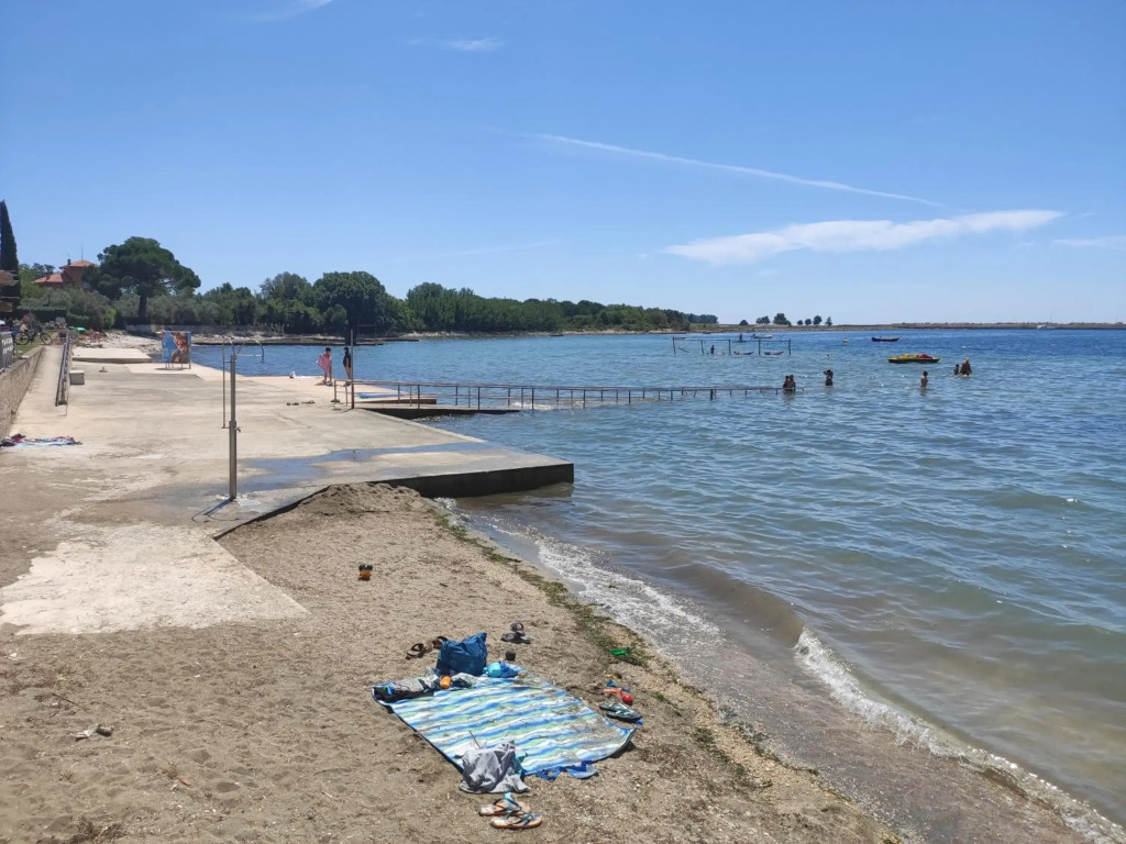Apartments Azalea - 10 Min Walk to Beach & Umag Old Town