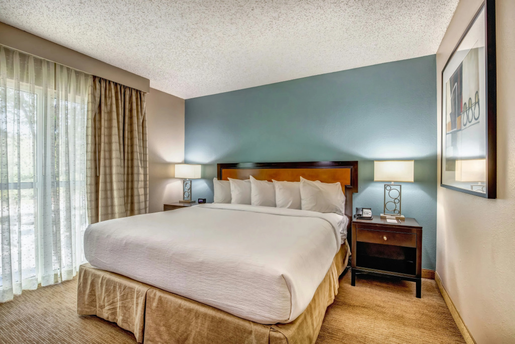 Embassy Suites by Hilton Memphis East Germantown Area