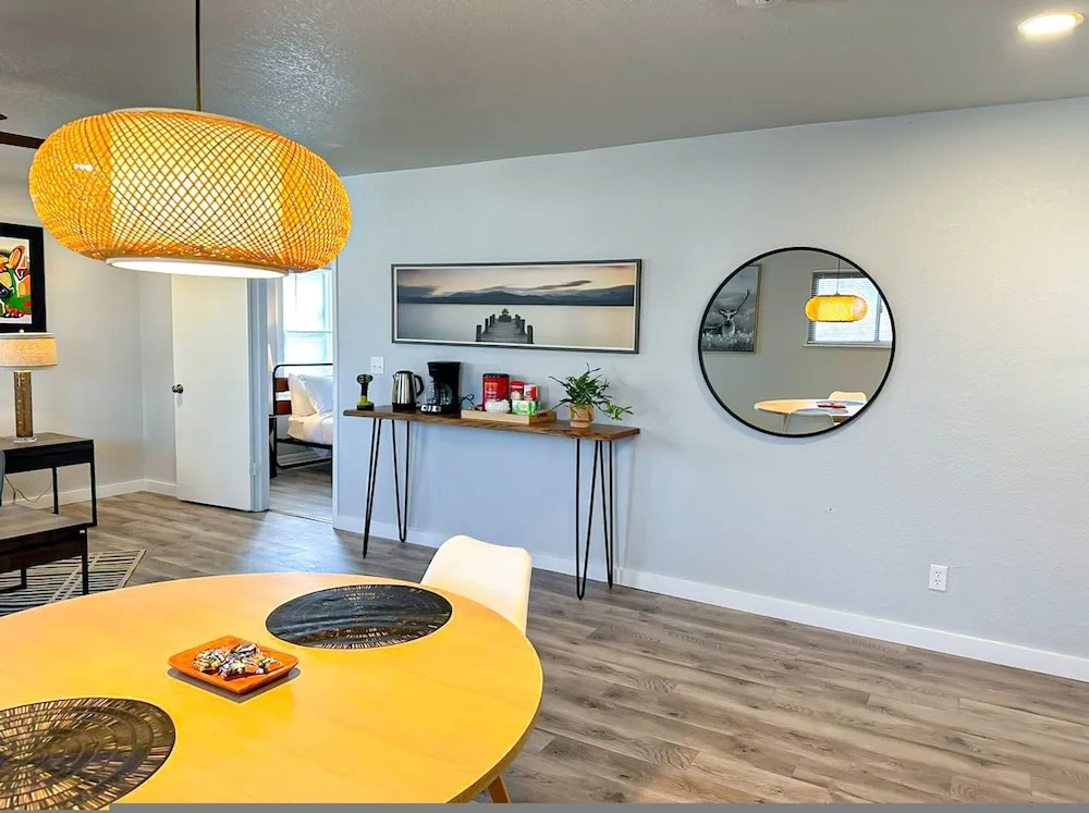 Vintage Gem in Prime Location Cozy 1BR Oasis