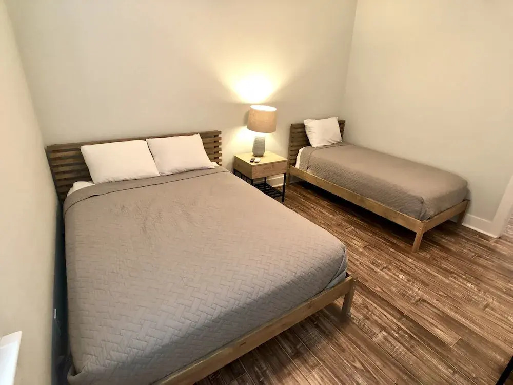 Chillax Inn 3 Bedroom Home by RedAwning
