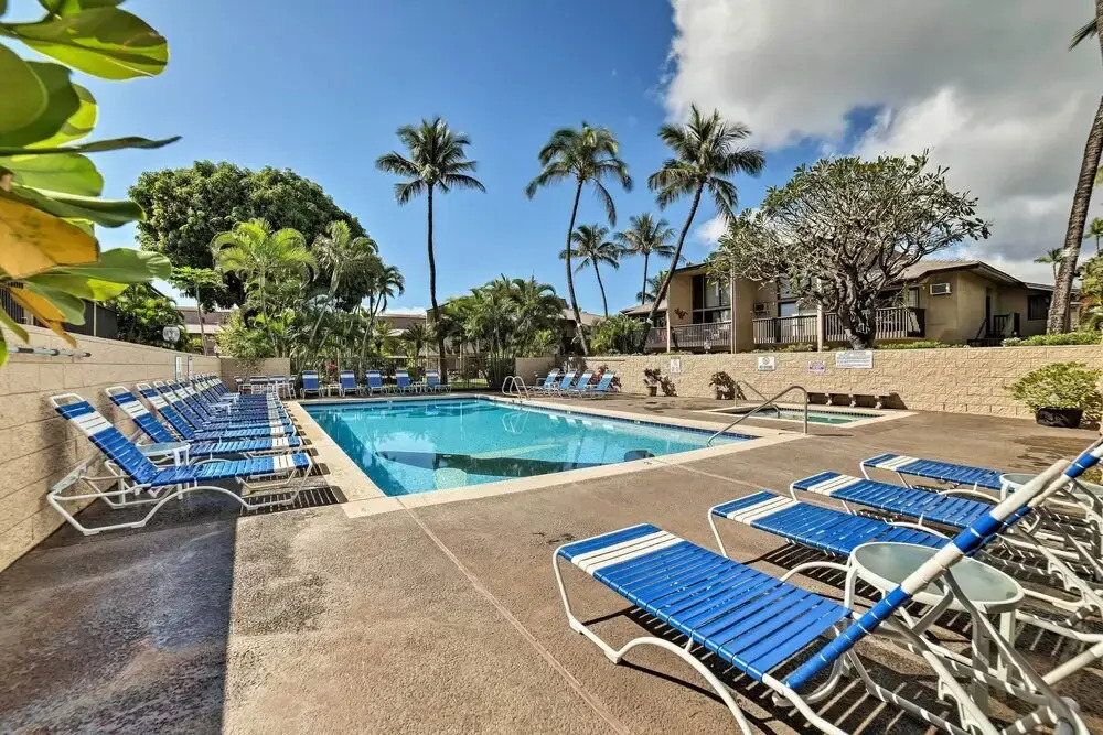 Garden View Condo w/ Pool - 400 Feet to Beach!