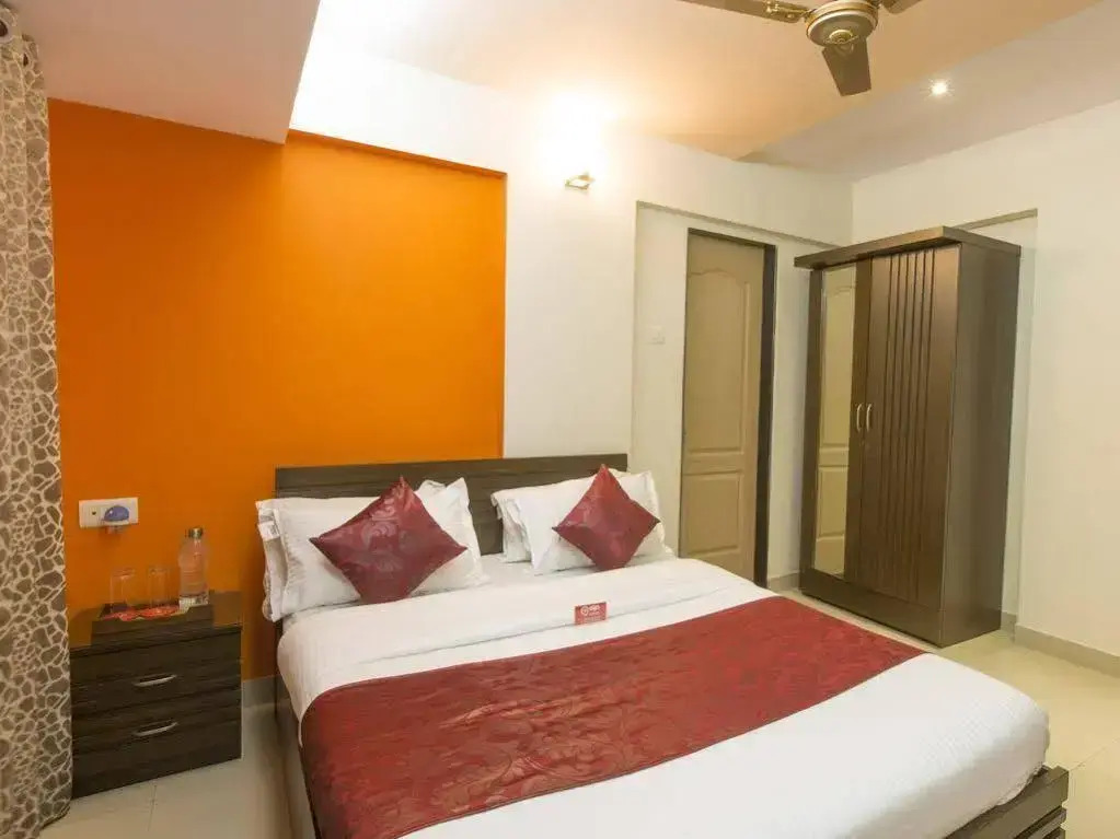 OYO Apartments BKC Kalanagar