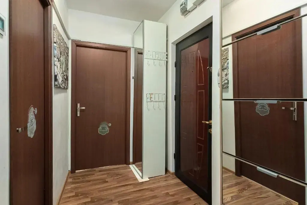 Stone Gate Apartment #2