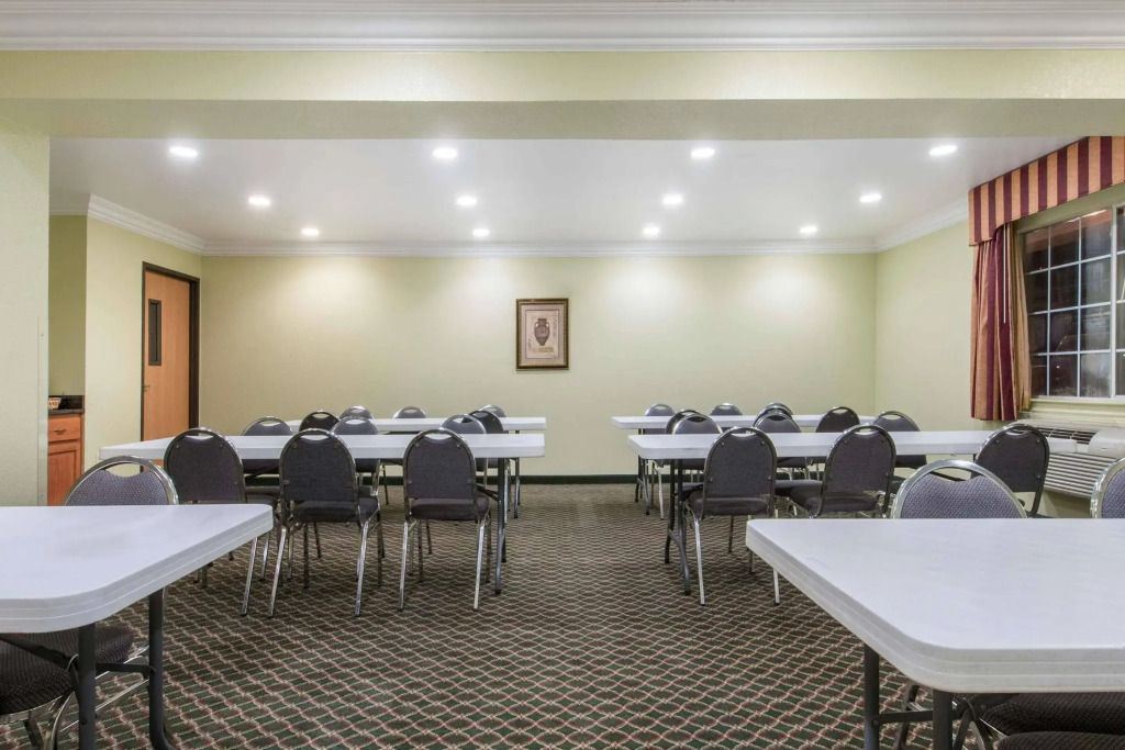 SureStay Plus by Best Western Fort Worth Benbrook