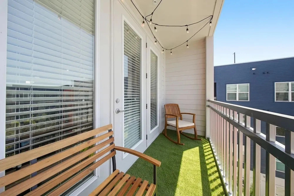 Modern 2BR w Pool Pet-friendly Unit 19